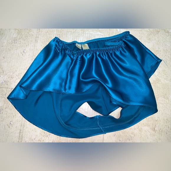 ** Sale ** Vintage Gold Label Victoria’s Secret Pajamas - Picture 9 of 16